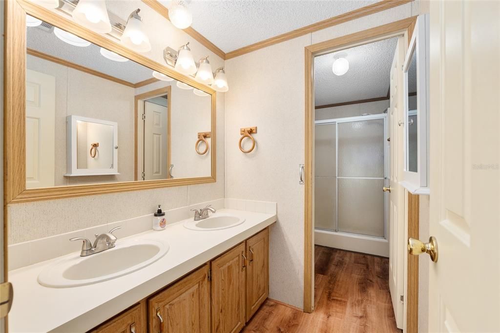 En Venta: $337,500 (3 camas, 2 baños, 1404 Pies cuadrados)