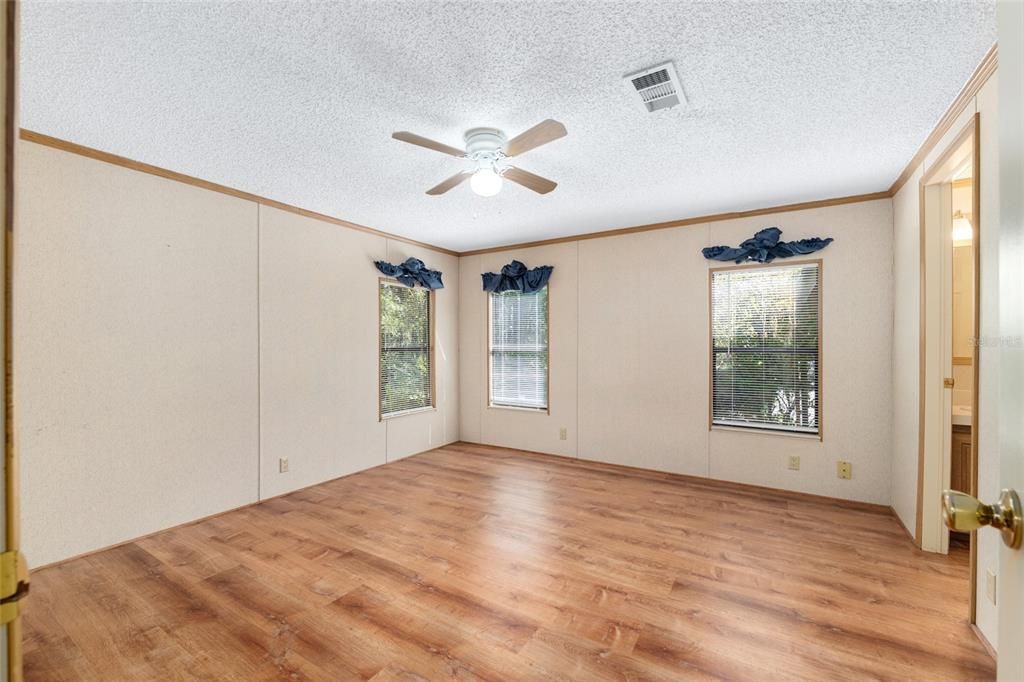 En Venta: $337,500 (3 camas, 2 baños, 1404 Pies cuadrados)