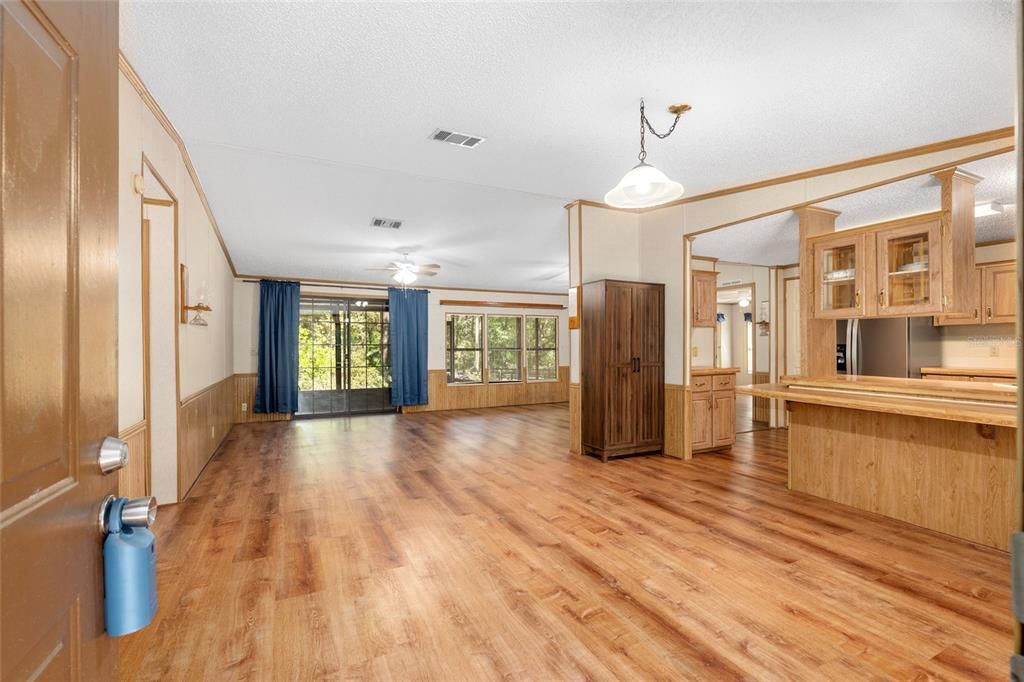 En Venta: $337,500 (3 camas, 2 baños, 1404 Pies cuadrados)