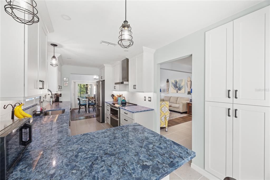 En Venta: $382,500 (2 camas, 2 baños, 1573 Pies cuadrados)