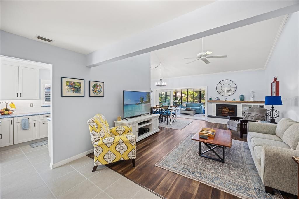 En Venta: $382,500 (2 camas, 2 baños, 1573 Pies cuadrados)