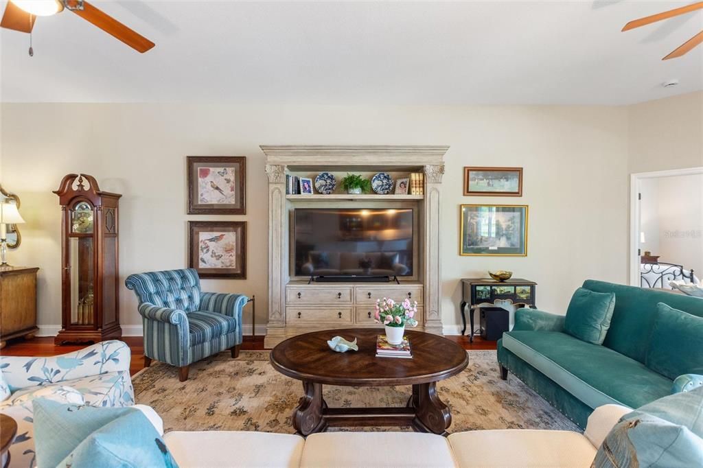 En Venta: $327,500 (3 camas, 2 baños, 1948 Pies cuadrados)