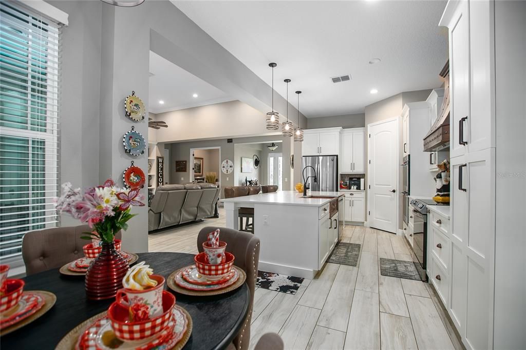 待售: $774,900 (3 贝兹, 2 浴室, 2343 平方英尺)