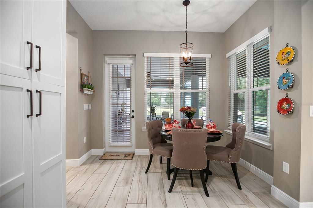 待售: $774,900 (3 贝兹, 2 浴室, 2343 平方英尺)