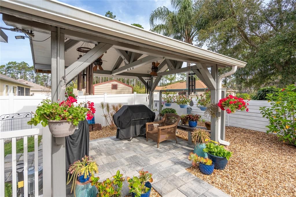 For Sale: $510,000 (4 beds, 2 baths, 2205 Square Feet)