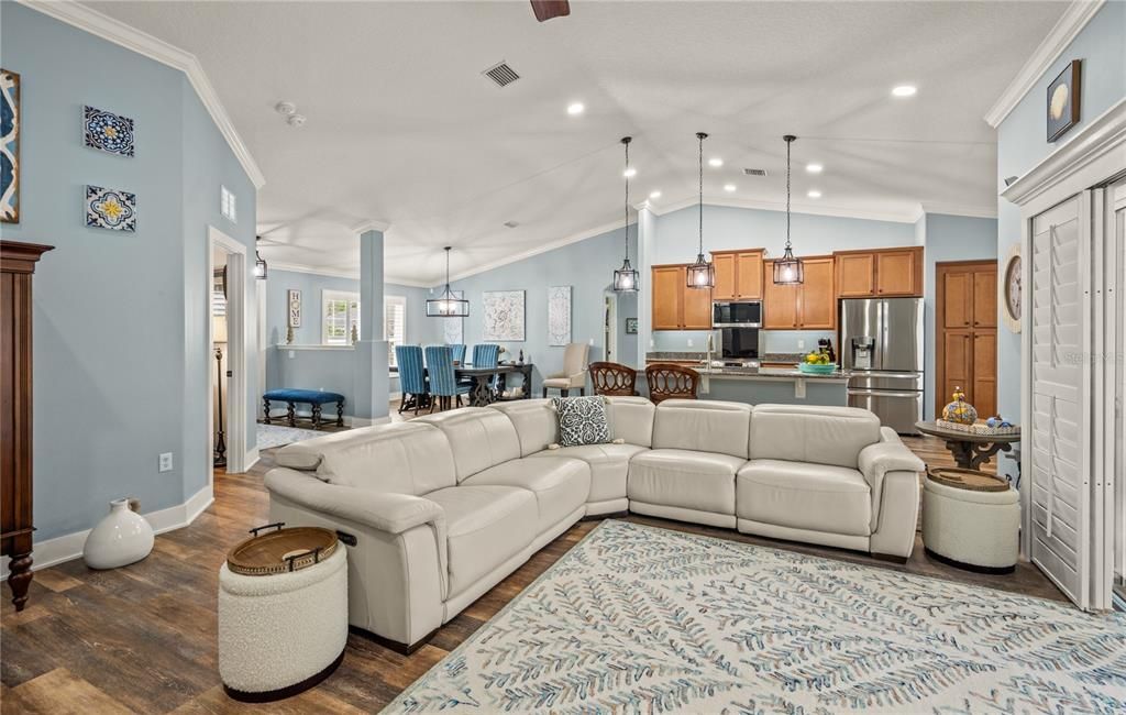 For Sale: $510,000 (4 beds, 2 baths, 2205 Square Feet)