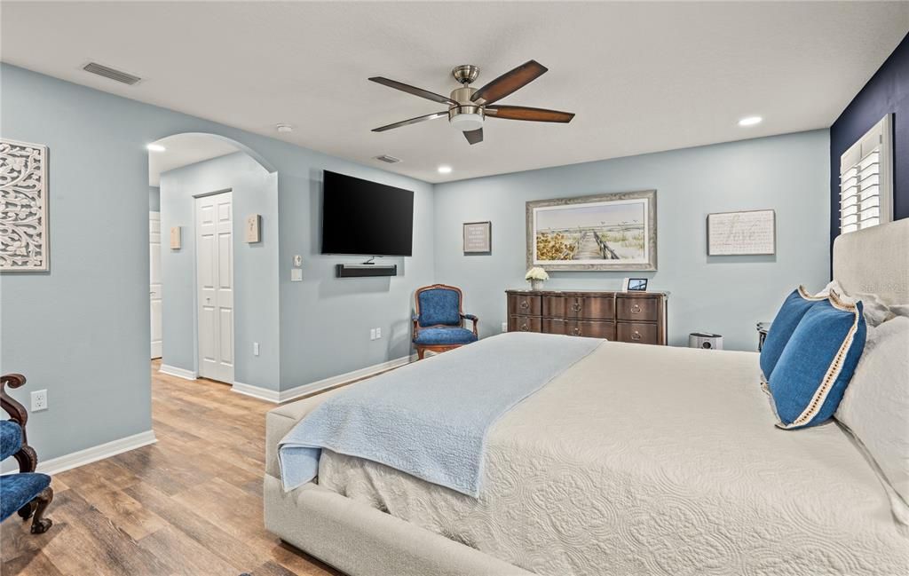 For Sale: $510,000 (4 beds, 2 baths, 2205 Square Feet)