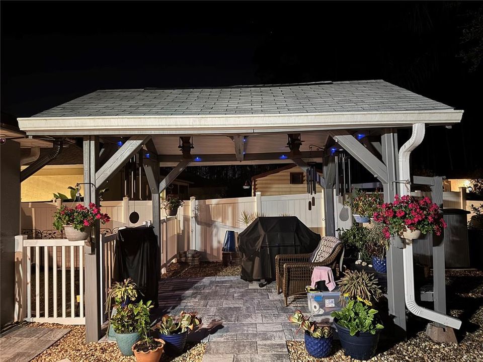 For Sale: $510,000 (4 beds, 2 baths, 2205 Square Feet)