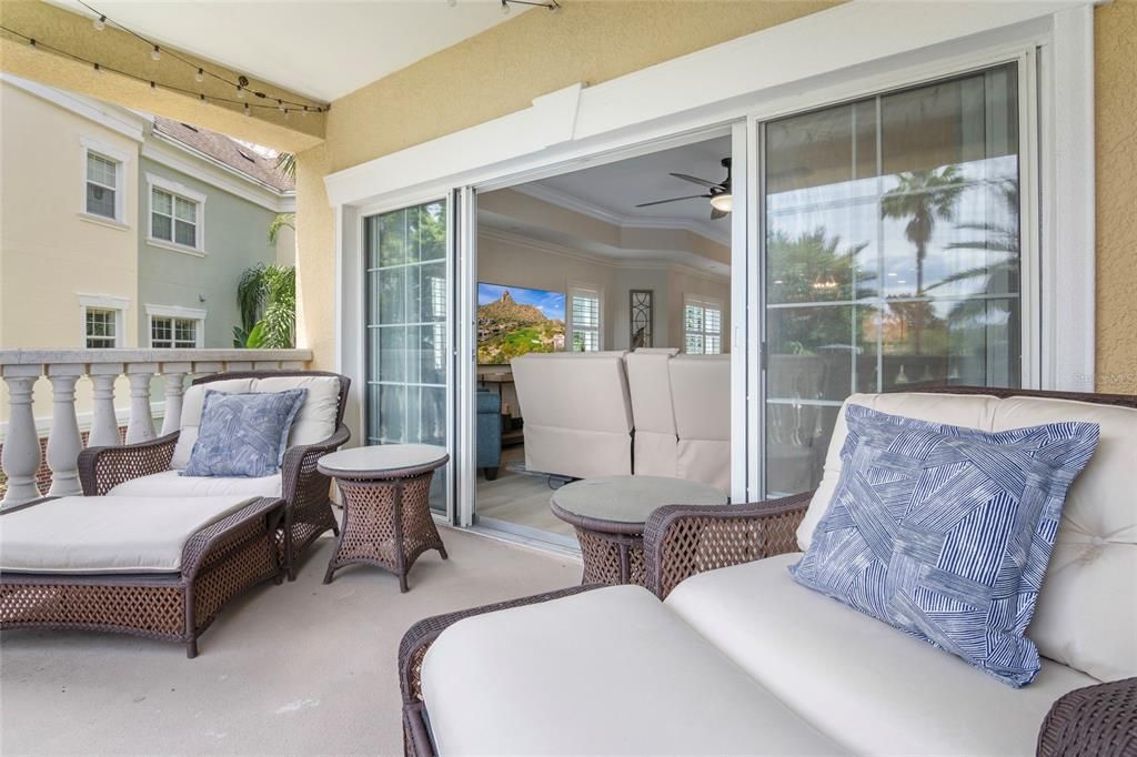 Под контрактом: $387,500 (3 спален, 3 ванн, 1755 Квадратных фут)