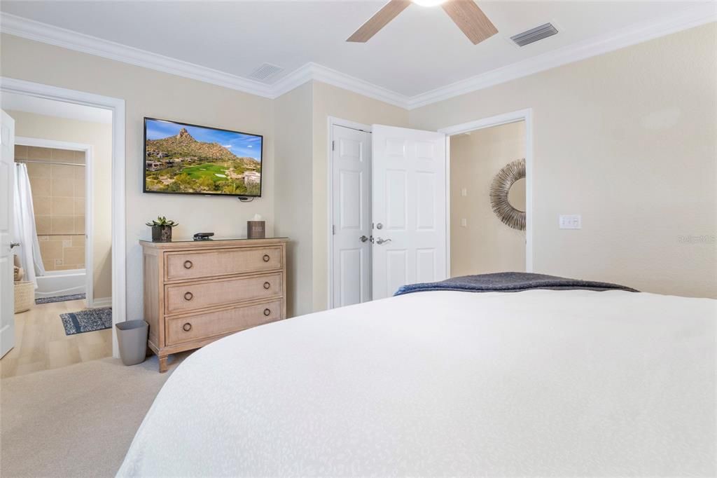 Под контрактом: $387,500 (3 спален, 3 ванн, 1755 Квадратных фут)