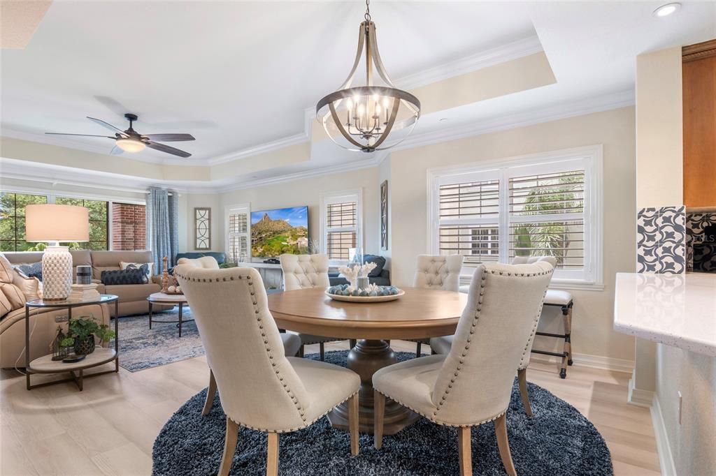 Под контрактом: $387,500 (3 спален, 3 ванн, 1755 Квадратных фут)