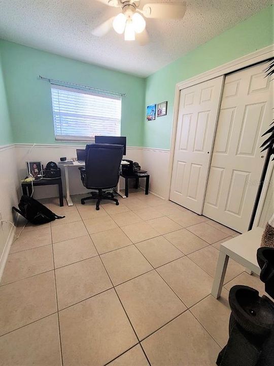 For Rent: $1,900 (3 beds, 1 baths, 1121 Square Feet)