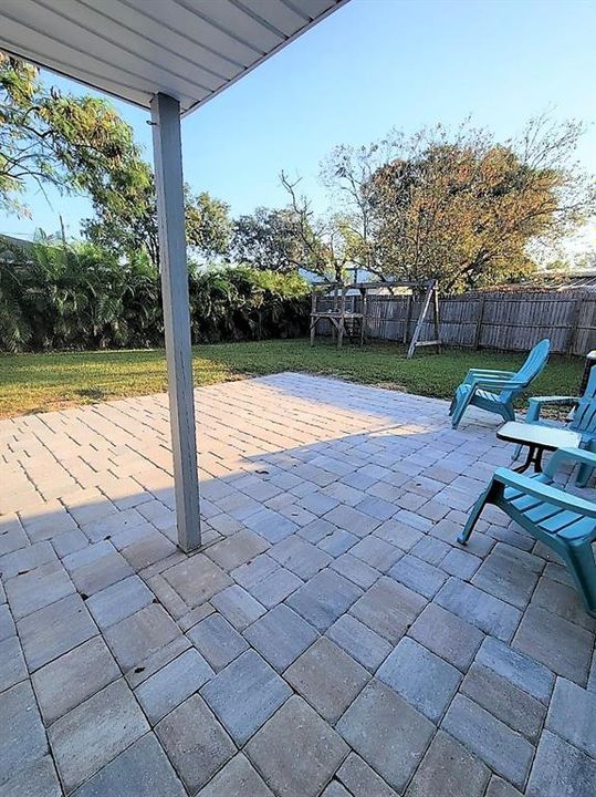 For Rent: $1,900 (3 beds, 1 baths, 1121 Square Feet)