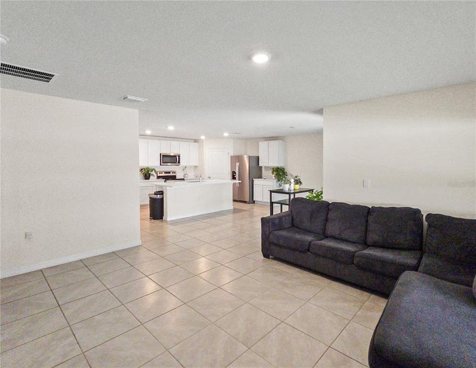 En Renta: $2,200 (4 camas, 2 baños, 1827 Pies cuadrados)