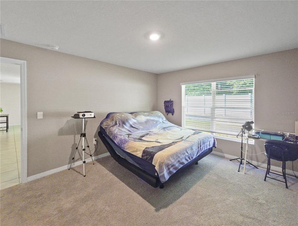 En Renta: $2,200 (4 camas, 2 baños, 1827 Pies cuadrados)