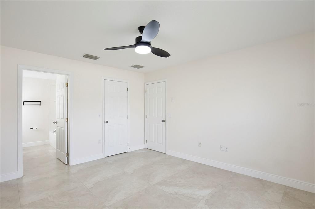 Active With Contract: $1,795 (3 beds, 2 baths, 1429 Square Feet)