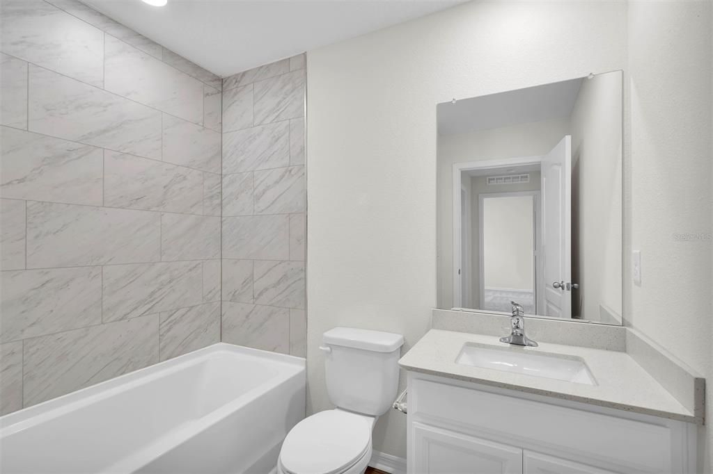 En Venta: $275,900 (3 camas, 2 baños, 1211 Pies cuadrados)