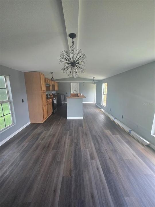 For Sale: $189,000 (3 beds, 2 baths, 924 Square Feet)