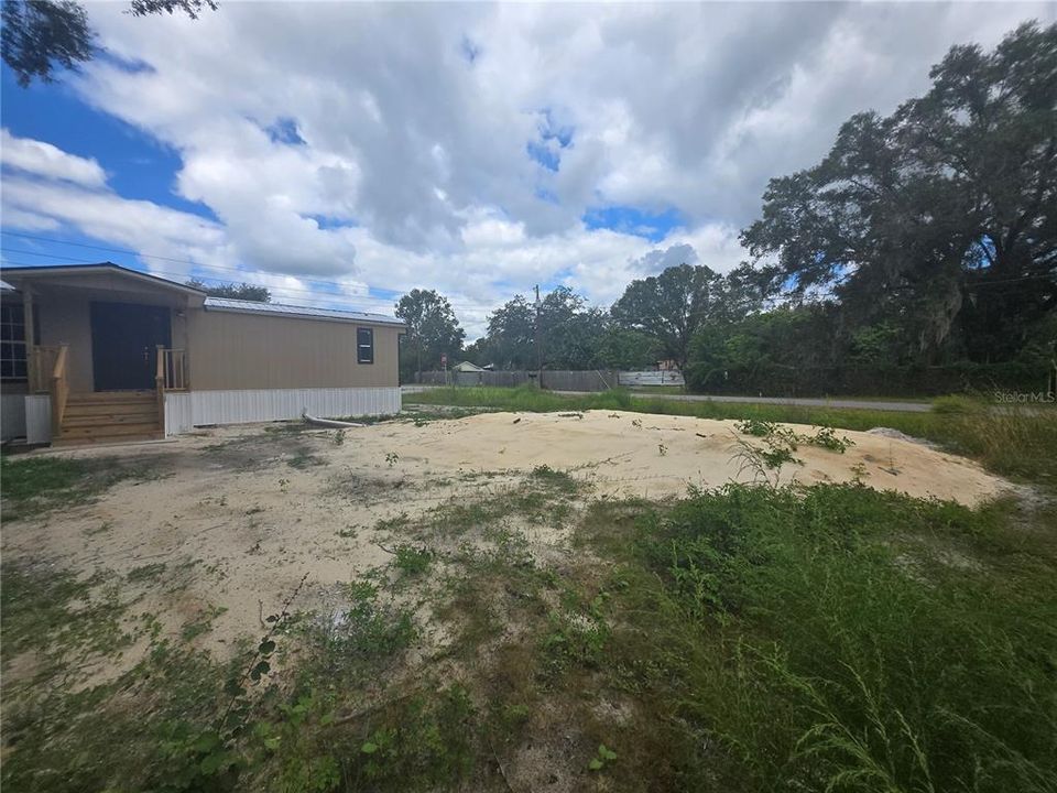 For Sale: $189,000 (3 beds, 2 baths, 924 Square Feet)