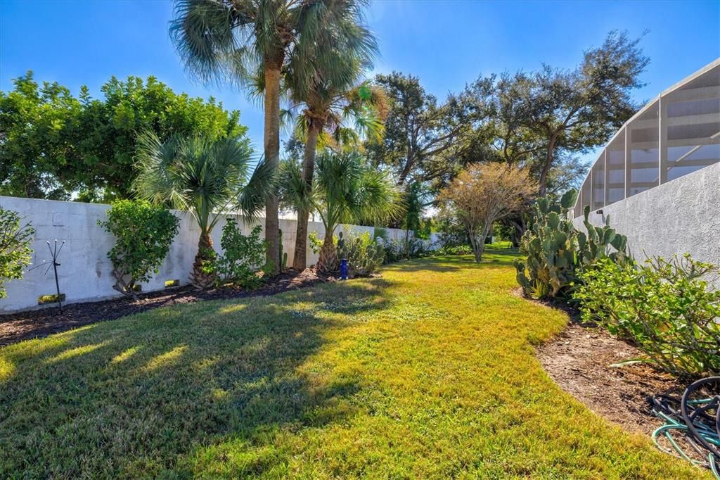 Active With Contract: $599,000 (3 beds, 2 baths, 2589 Square Feet)