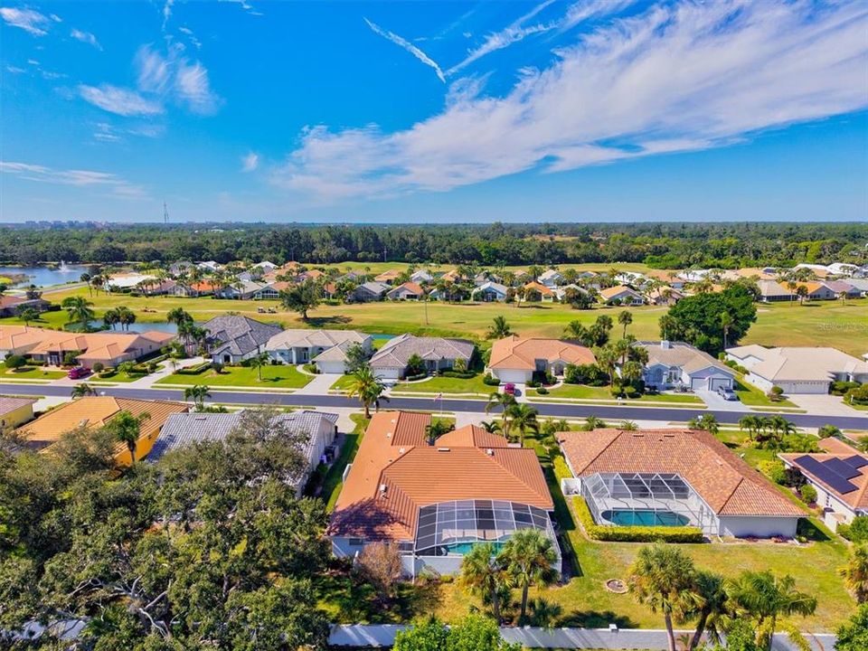 Active With Contract: $599,000 (3 beds, 2 baths, 2589 Square Feet)