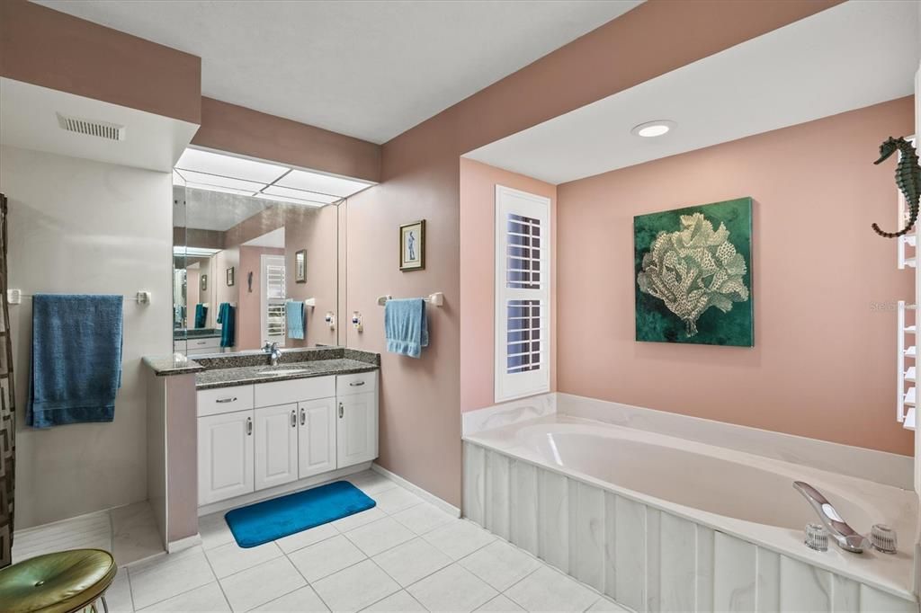 Active With Contract: $599,000 (3 beds, 2 baths, 2589 Square Feet)