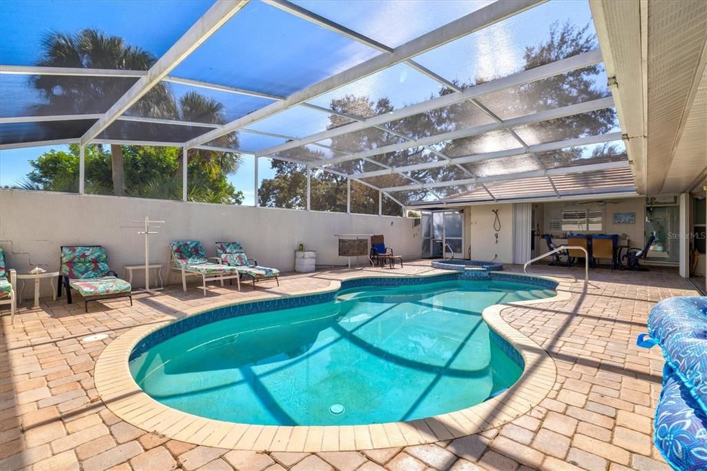 Active With Contract: $599,000 (3 beds, 2 baths, 2589 Square Feet)