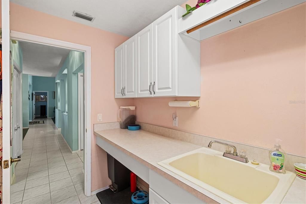 Active With Contract: $599,000 (3 beds, 2 baths, 2589 Square Feet)