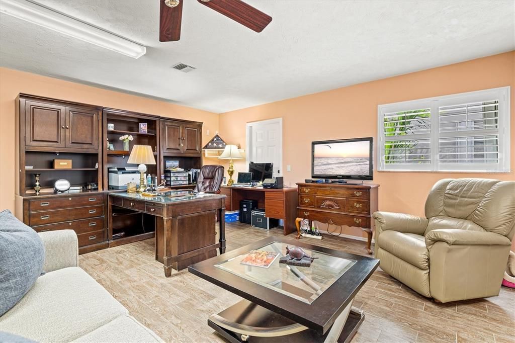 Active With Contract: $599,000 (3 beds, 2 baths, 2589 Square Feet)