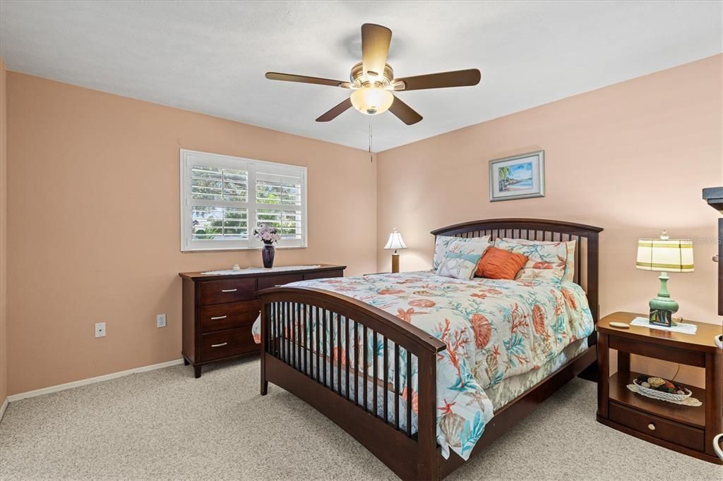 Active With Contract: $599,000 (3 beds, 2 baths, 2589 Square Feet)