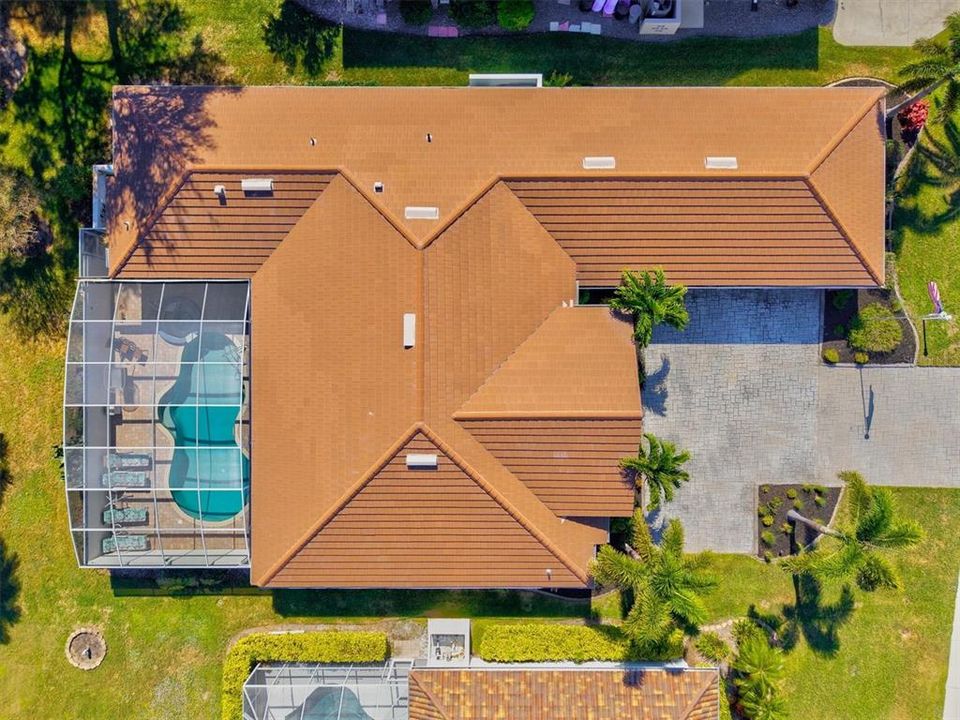 Active With Contract: $599,000 (3 beds, 2 baths, 2589 Square Feet)