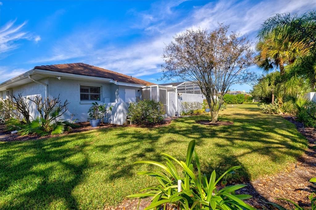 Active With Contract: $599,000 (3 beds, 2 baths, 2589 Square Feet)