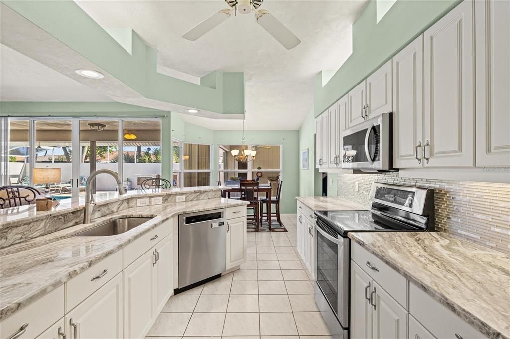 Active With Contract: $599,000 (3 beds, 2 baths, 2589 Square Feet)