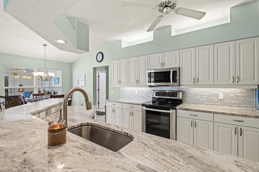 Active With Contract: $599,000 (3 beds, 2 baths, 2589 Square Feet)