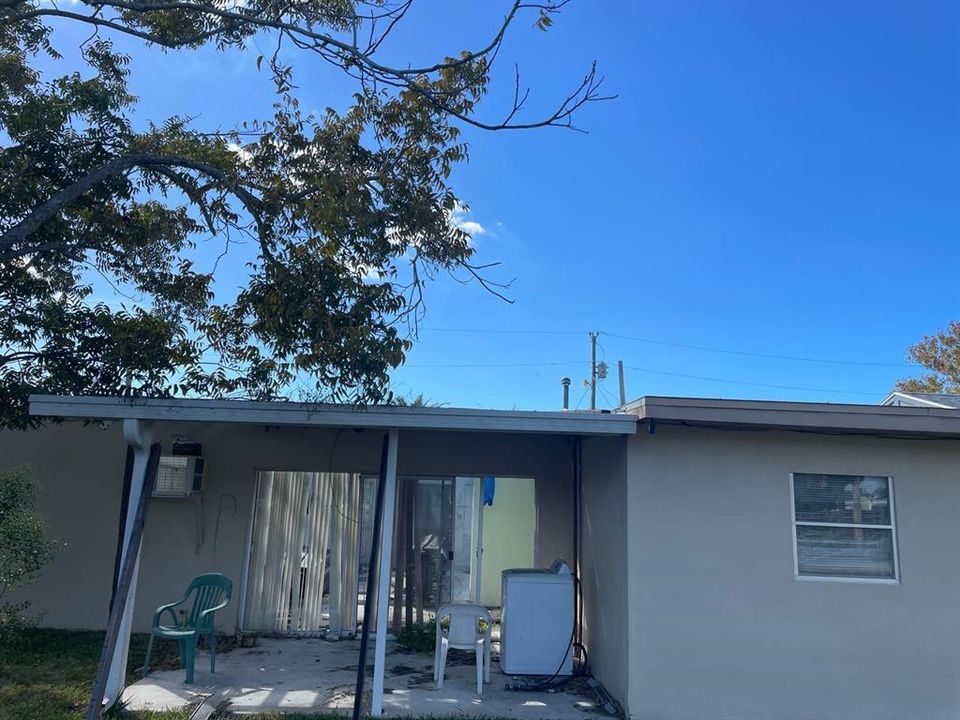 For Sale: $160,000 (3 beds, 1 baths, 1268 Square Feet)