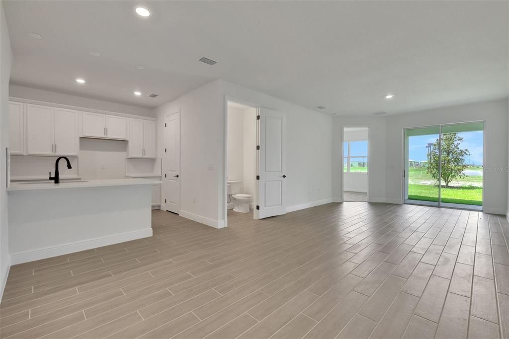 En Renta: $2,175 (3 camas, 2 baños, 1807 Pies cuadrados)