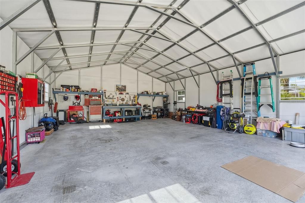 Active With Contract: $524,500 (3 beds, 2 baths, 1427 Square Feet)