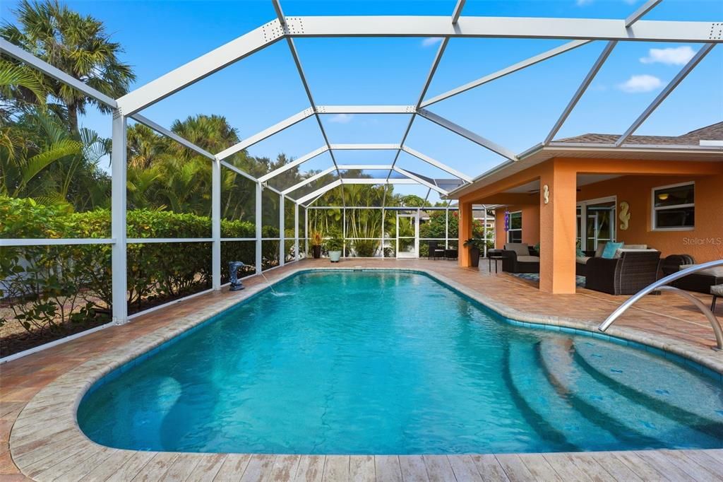 Active With Contract: $524,500 (3 beds, 2 baths, 1427 Square Feet)