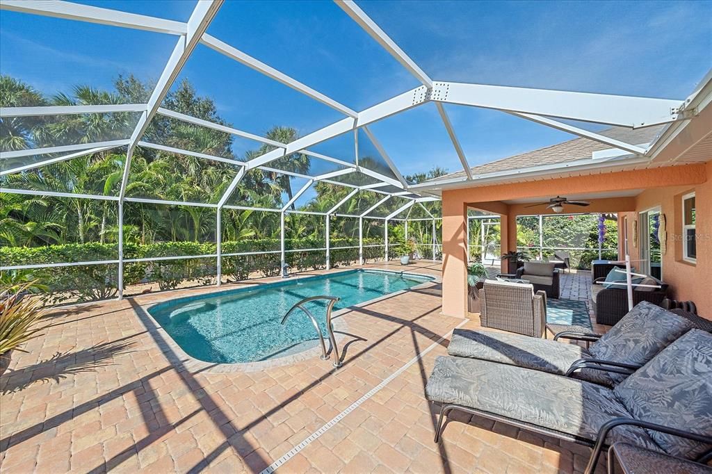 Active With Contract: $524,500 (3 beds, 2 baths, 1427 Square Feet)