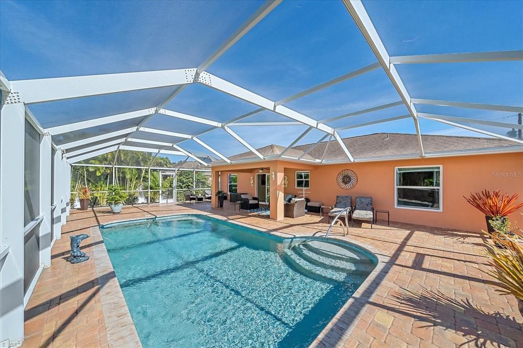 Active With Contract: $524,500 (3 beds, 2 baths, 1427 Square Feet)