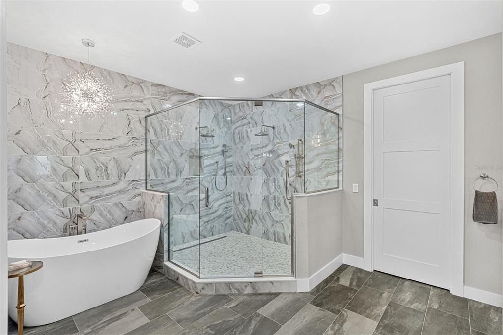 На продажу: $3,495,000 (4 спален, 4 ванн, 6200 Квадратных фут)