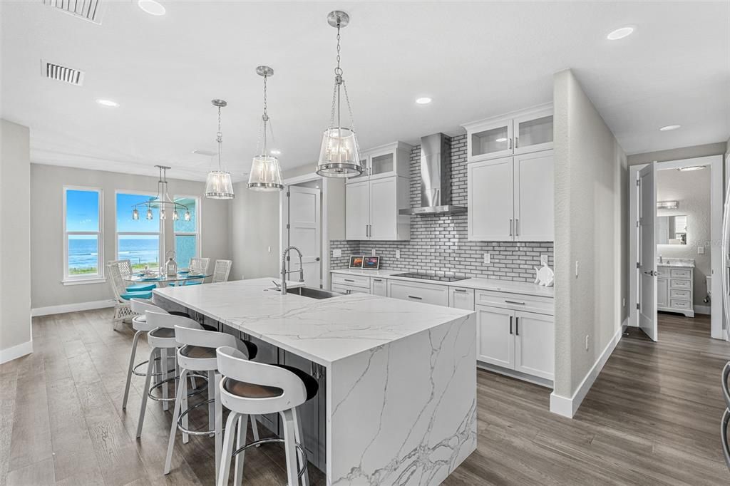 На продажу: $3,495,000 (4 спален, 4 ванн, 6200 Квадратных фут)