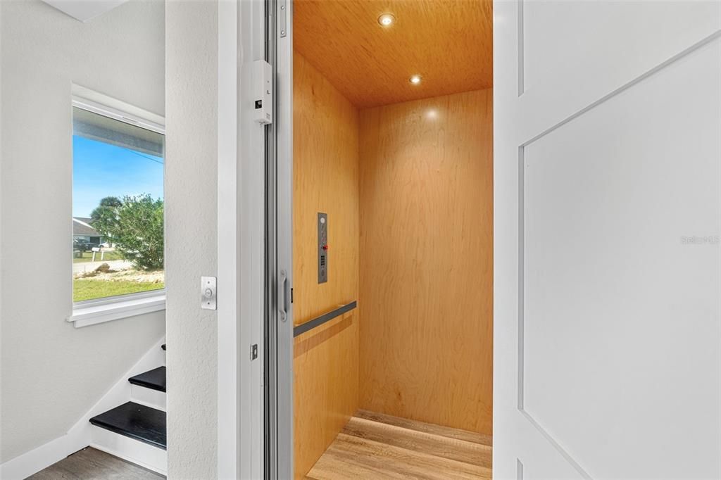 На продажу: $3,495,000 (4 спален, 4 ванн, 6200 Квадратных фут)