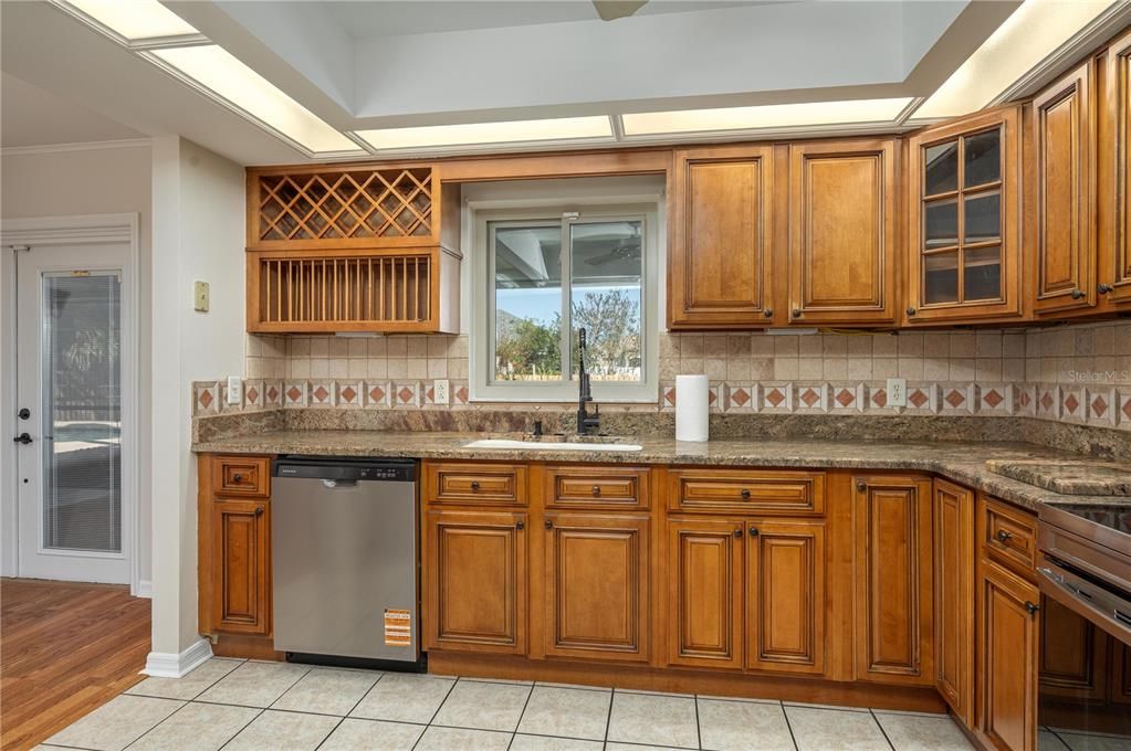 Activo con contrato: $364,999 (3 camas, 2 baños, 1530 Pies cuadrados)