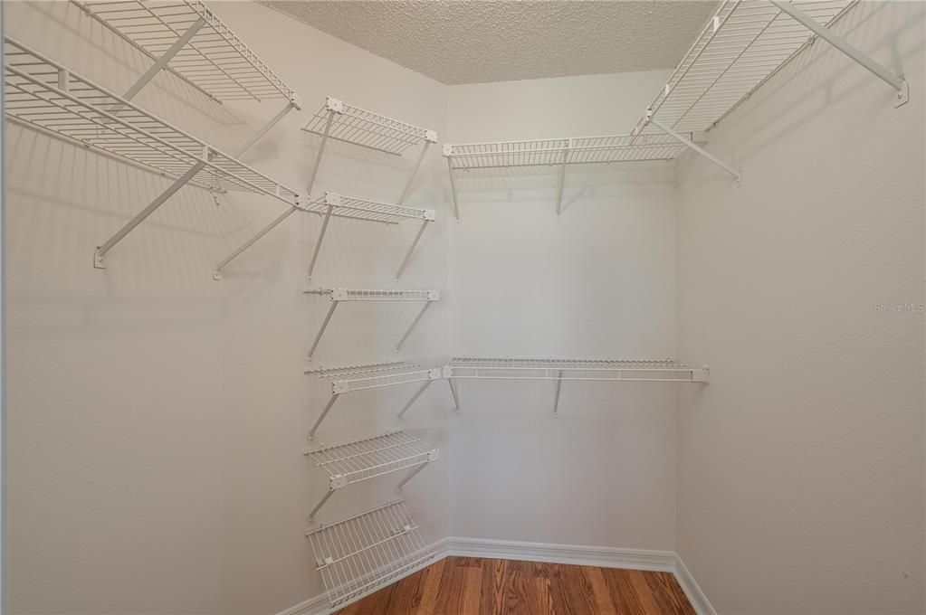 Activo con contrato: $364,999 (3 camas, 2 baños, 1530 Pies cuadrados)