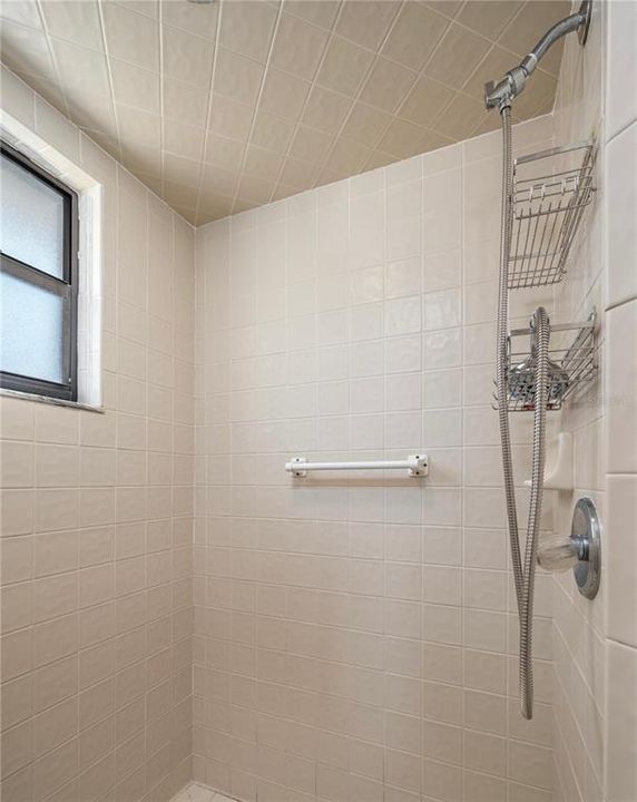 Activo con contrato: $364,999 (3 camas, 2 baños, 1530 Pies cuadrados)