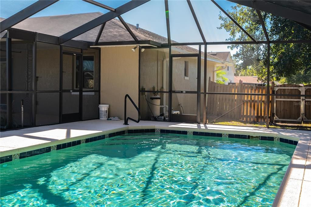 Activo con contrato: $364,999 (3 camas, 2 baños, 1530 Pies cuadrados)