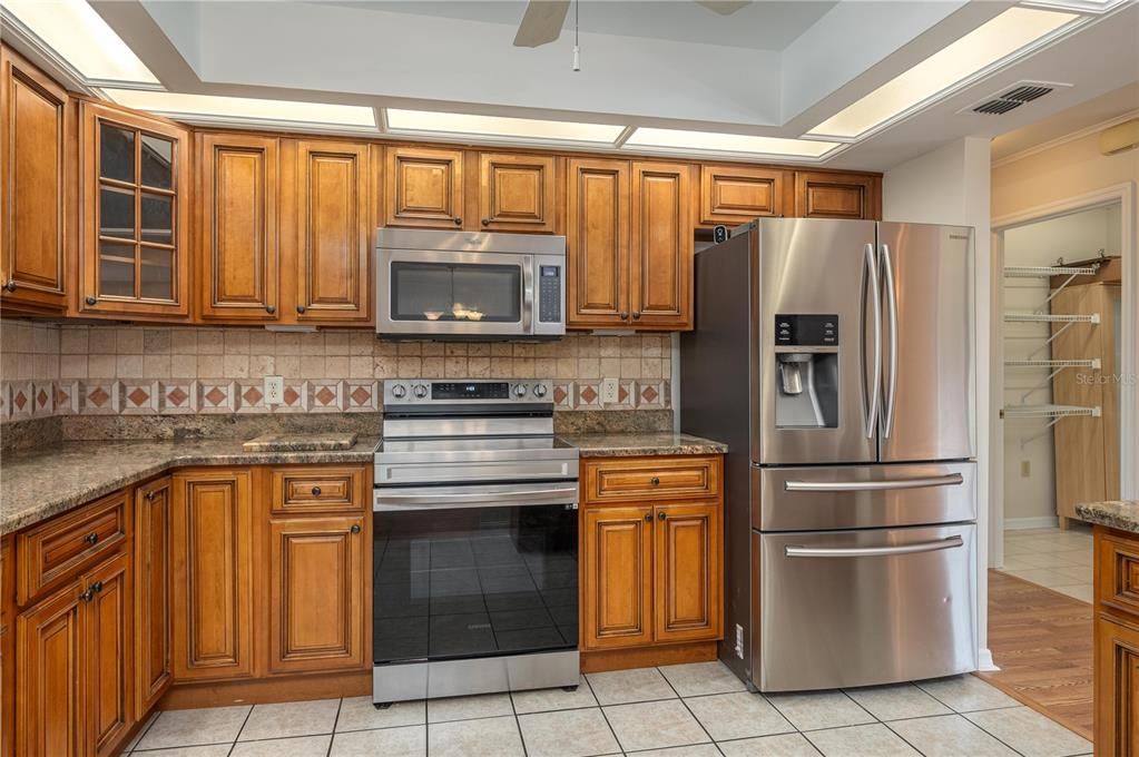 Activo con contrato: $364,999 (3 camas, 2 baños, 1530 Pies cuadrados)