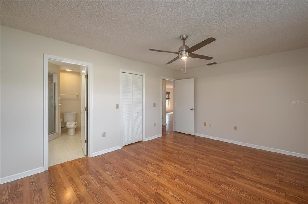 Activo con contrato: $364,999 (3 camas, 2 baños, 1530 Pies cuadrados)