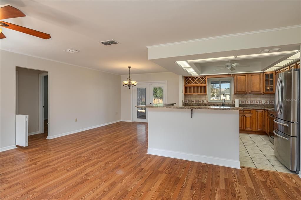 Activo con contrato: $364,999 (3 camas, 2 baños, 1530 Pies cuadrados)